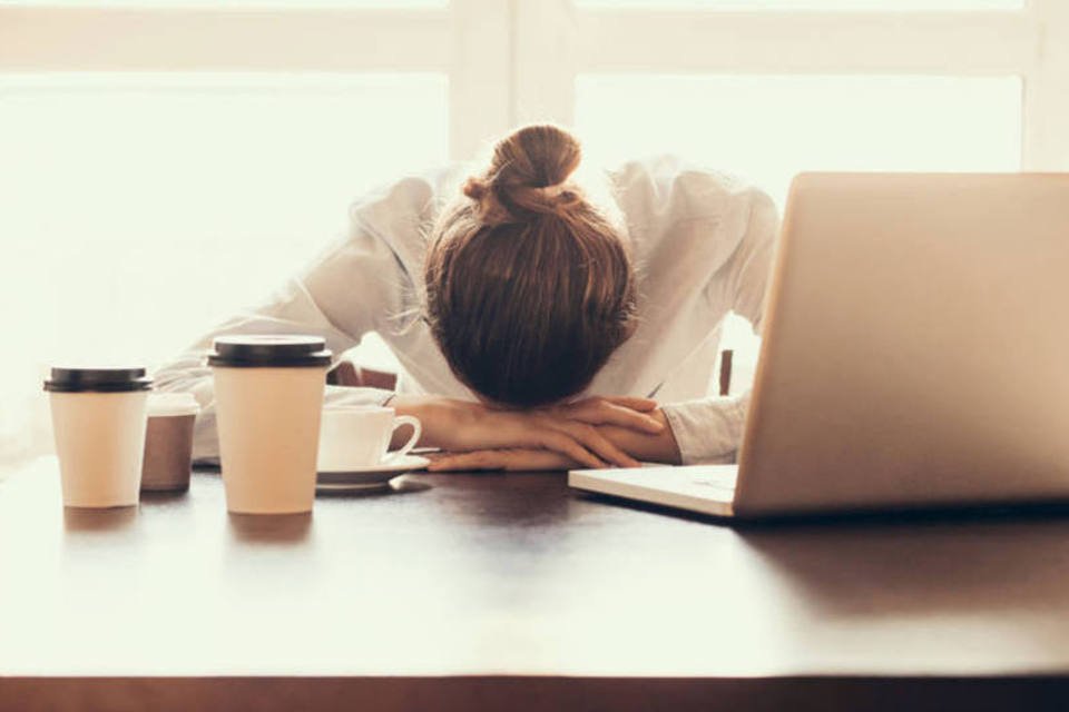 9 formas de ajudar um colega de trabalho que está deprimido