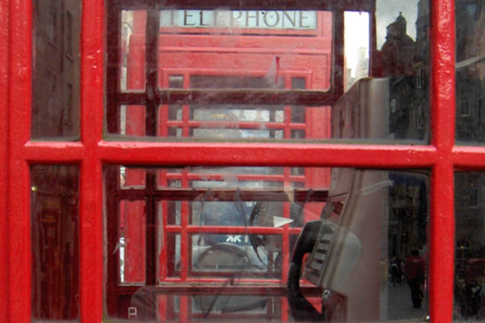 Cabines telefônicas de Londres ganham versão verde