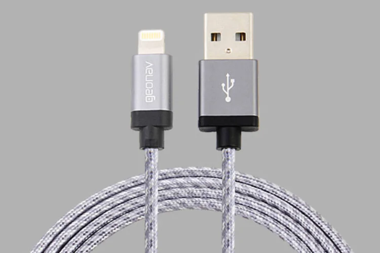 Geonav: marca de acessórios vende cabo Lighting maior e mais resistente do que o da Apple por 10 reais a menos (Divulgação/Geonav)