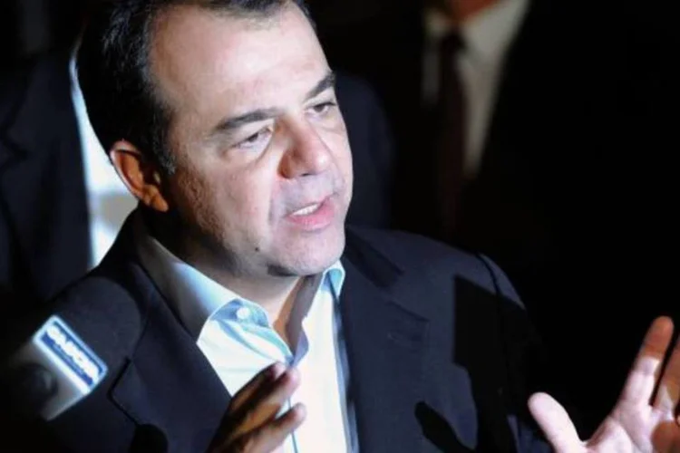 
	S&eacute;rgio Cabral: o est&aacute;dio prometido pelo governador ser&aacute; &quot;muito melhor que a atual&quot;, afirma um-email do secret&aacute;rio estadual da Casa Civil do governo do Rio
 (Agência Brasil)