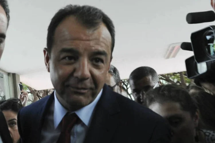 
	&quot;N&atilde;o &eacute; atacando as pessoas e o Pal&aacute;cio que se faz oposi&ccedil;&atilde;o. Essa oposi&ccedil;&atilde;o n&atilde;o respeita o jogo democr&aacute;tico, n&atilde;o respeita o debate, n&atilde;o respeita o di&aacute;logo&quot;, declarou S&eacute;rgio Cabral
 (Elza Fiúza/ABr)