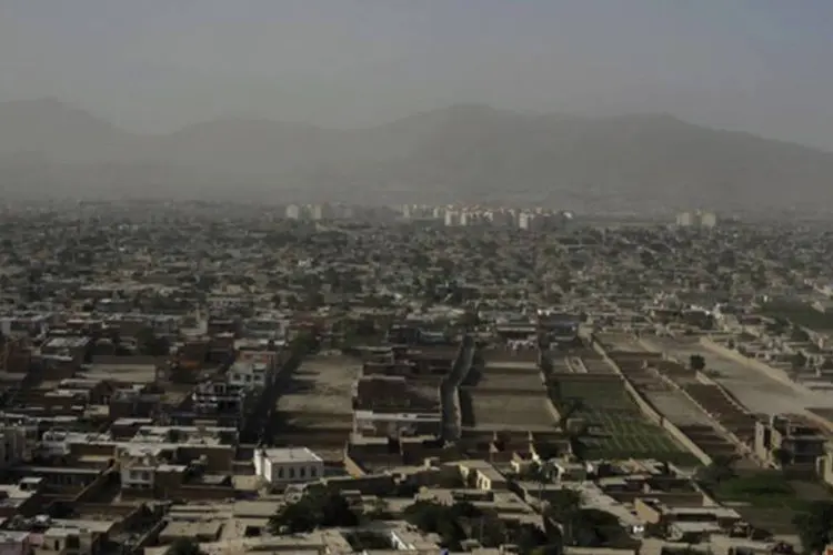 
	Vista geral de Cabul: o relat&oacute;rio indica que 14.728 pessoas n&atilde;o combatentes perderam a vida em a&ccedil;&otilde;es armadas no Afeganist&atilde;o desde 2006
 (Jose Cabezas/AFP)