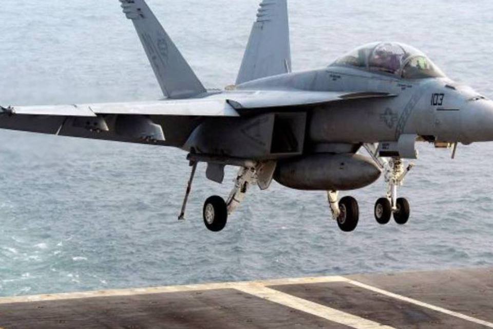 Pentágono limita voos de caças F22 por questão de segurança