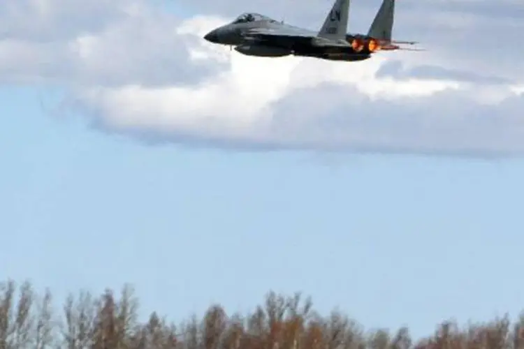Caça F15C Eagle que deve ser enviado aos países Bálticos pela Otan: secretário-geral da Otan não citou os países que receberão as novas unidades (Petras Malukas/AFP)