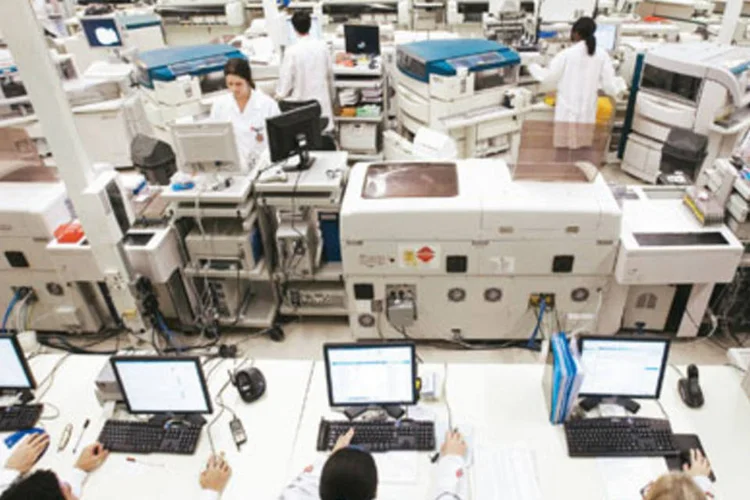 
	Dasa: no in&iacute;cio do m&ecirc;s, a Dasa divulgou laudo de avalia&ccedil;&atilde;o que apurava o valor econ&ocirc;mico dos pap&eacute;is da empresa no intervalo entre 10,32 e 11,35 reais
 (.)