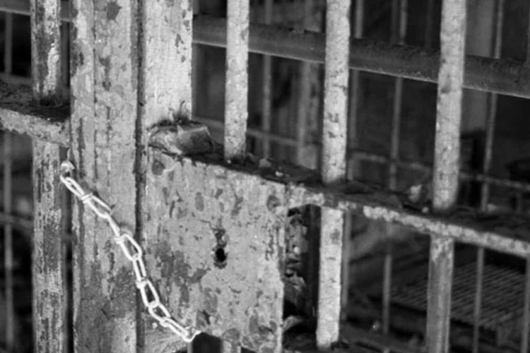 
	Sistema prisional: segundo o&nbsp;Conselho Nacional de Justi&ccedil;a, existem 1.924 vagas, mas a popula&ccedil;&atilde;o carcer&aacute;ria &eacute; formada por 3.171 pessoas
 (Shad Gross/stock.XCHNG)