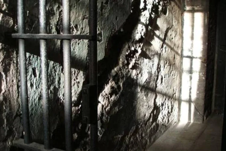 
	Cela de pres&iacute;dio: agentes est&atilde;o sendo investigados por tortura contra quatro presos
 (Stock.xchng)