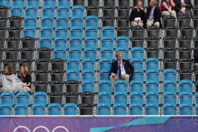 Arquibancada vazia nas Olimpíadas de Londres 2012: ingressos voltarão a ser vendidos diariamente para lotar estádios (Carl Court/AFP)
