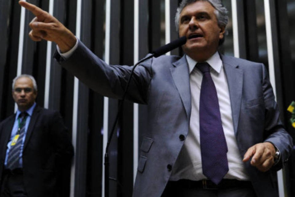 Caiado quer mobilizar 2 mil prefeitos contra veto do FPM
