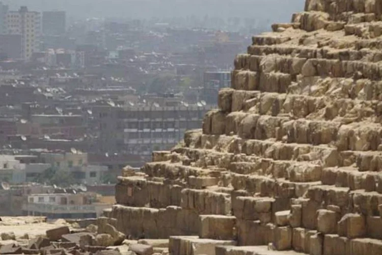 
	Pir&acirc;mide eg&iacute;pcia: papiros de museu de Turim indicam que conspira&ccedil;&atilde;o feita por uma das esposas de Rams&eacute;s 3&ordm; &nbsp;planejou a morte do fara&oacute;&nbsp;
 (Getty Images)