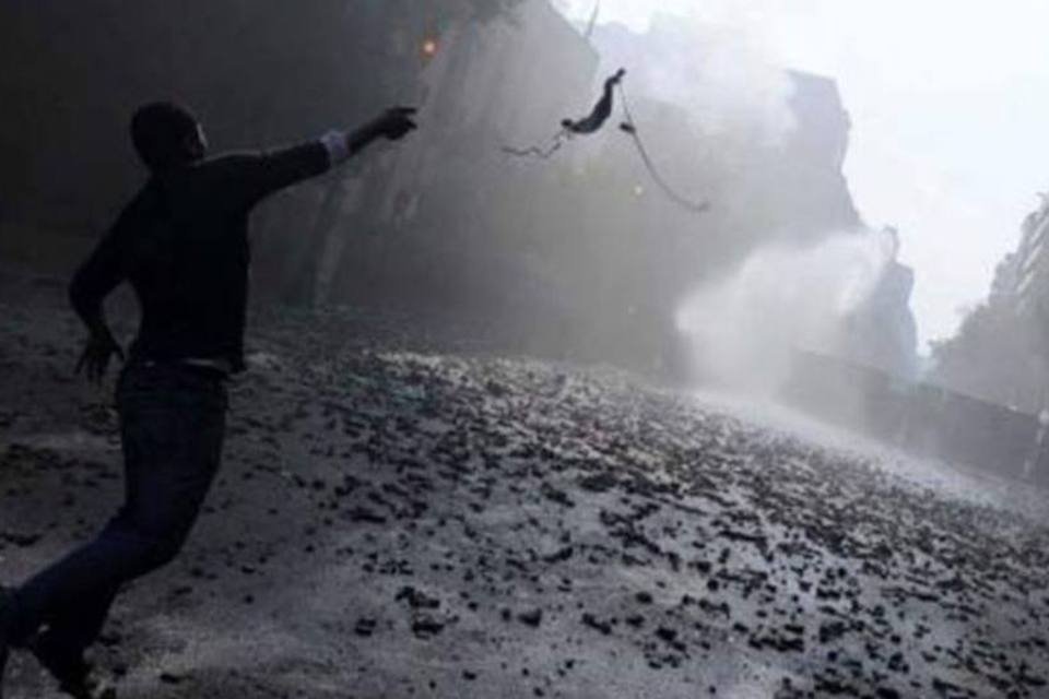 Novos confrontos no Cairo; Governo denuncia 'contrarrevolução'