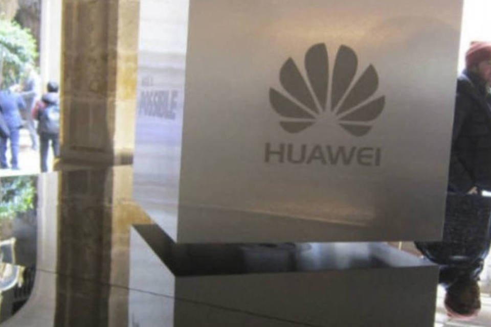 Entregas de smartphones da Huawei sobem 44%