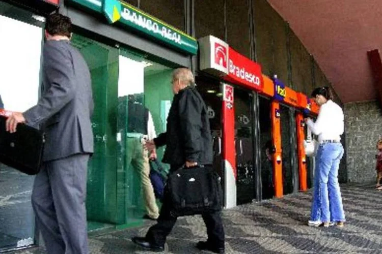 Caixas eletrônicos são menos utilizados que a internet (Aqruivo/Fernando Cavalcanti)