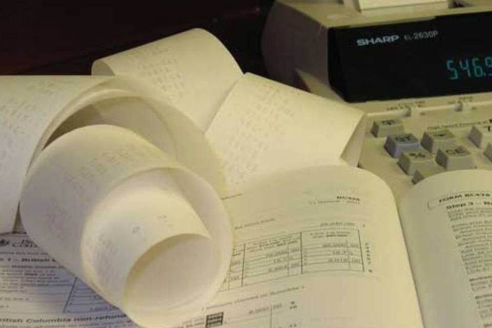 Consumidor deve pesquisar taxas de juros e negociar com bancos