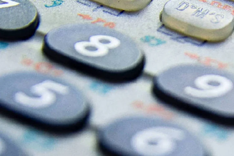 Administração e finanças (Wikimedia Commons)