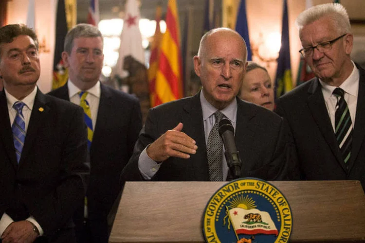 
	O governador da Calif&oacute;rnia, Jerry Brown: &ldquo;iremos fazer tudo necess&aacute;rio para proteger a costa da Calif&oacute;rnia&rdquo;
 (REUTERS/Max Whittaker)