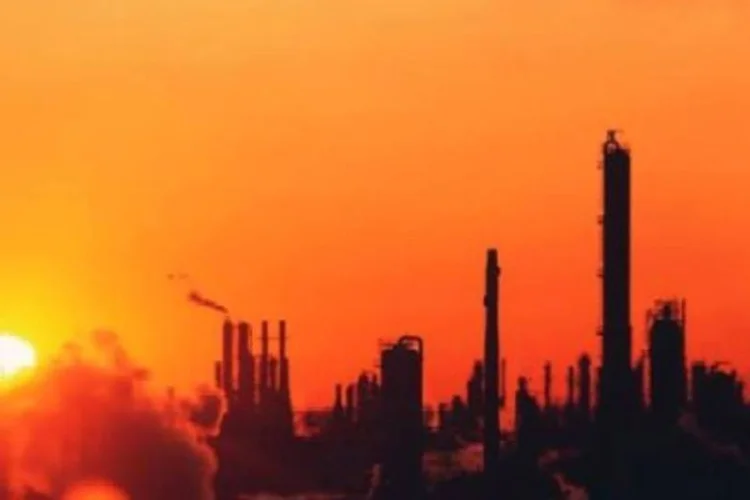 
	Estudo: queima de todas as reservas f&oacute;sseis geria aumento de 9,5 &ordm;C na temperatura at&eacute; 2300.
 (Getty Images)