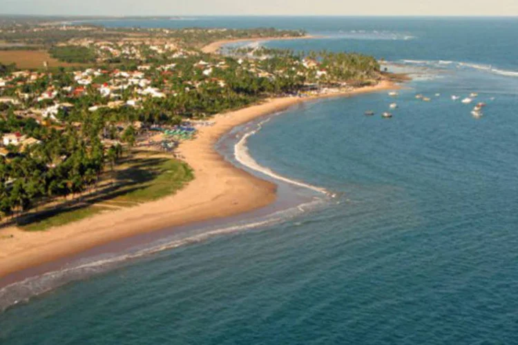 
	Praia de Cama&ccedil;ari: &quot;Se esse material foi gerado em S&atilde;o Paulo, por que o trazer para a Bahia?&rdquo;, questionou a deputada estadual Luiza Maia (PT)
 (Alex Rodrigues)