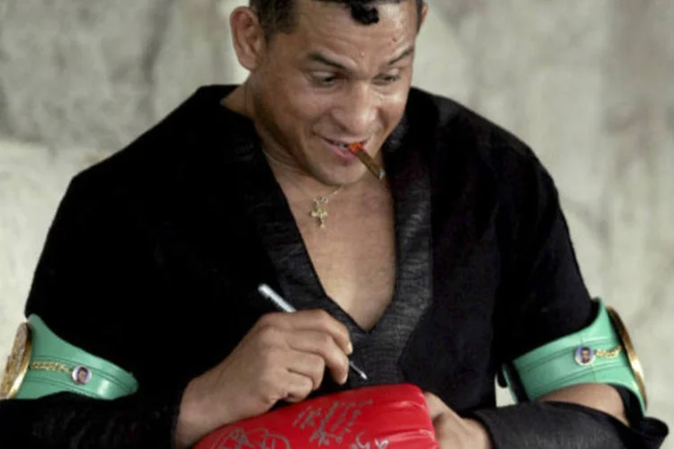 O ex-pugilista porto-riquenho Hector "Macho" Camacho foi baleado na noite de terça-feira na cidade de Bayamón (REUTERS/Victor Ruiz/Files)