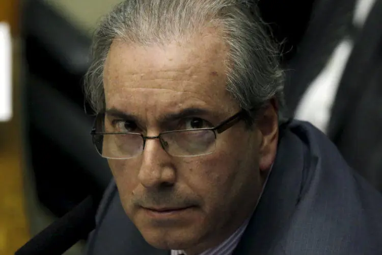 
	Presidente da C&acirc;mara dos Deputados, Eduardo Cunha: cabe a Cunha, como presidente da C&acirc;mara, decidir se d&aacute; ou n&atilde;o andamento a um pedido de impeachment de Dilma
 (Ueslei Marcelino/Reuters)