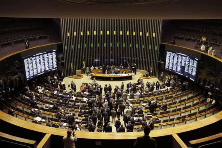 
	C&acirc;mara dos deputados: DEM quer solicitar candidatura avulsa para participar da comiss&atilde;o especial que vai avaliar pedido de impeachment contra Dilma
 (REUTERS/Ueslei Marcelino)