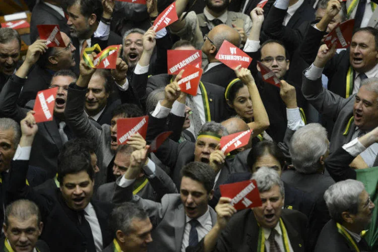 
	Comiss&atilde;o do impeachment: deputados foram escolhidos em vota&ccedil;&atilde;o de chapa &uacute;nica, aprovada por 62 votos favor&aacute;veis
 (Fabio Rodrigues Pozzebom/ Agência Brasil/Agência Brasil)