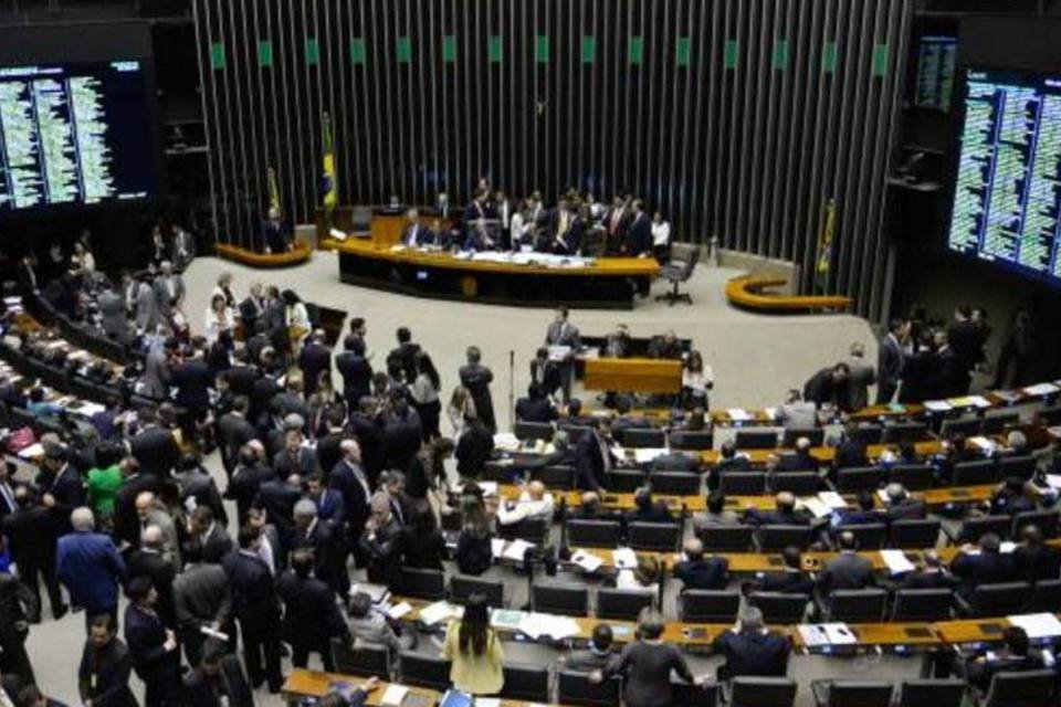 CCJ da Câmara aprova admissibilidade para 5 PECs