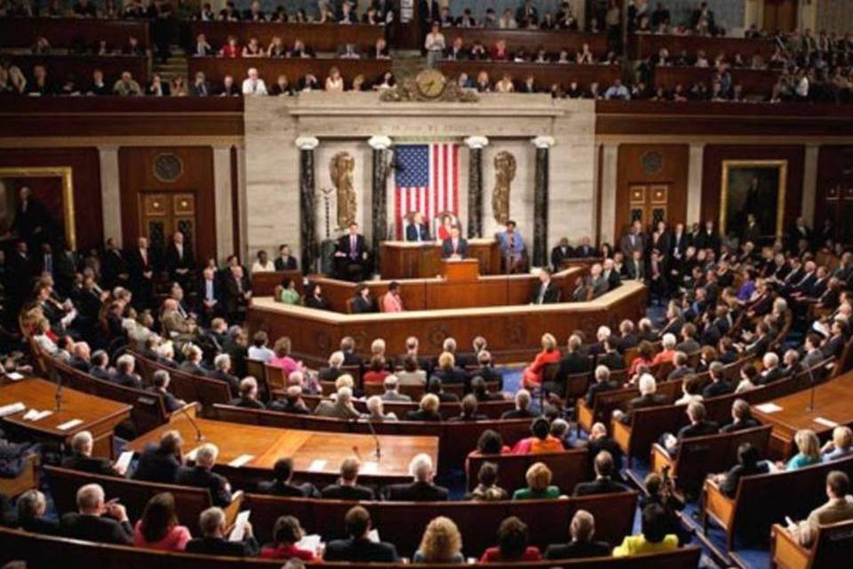 Câmara nos EUA estende poderes de lei antiterrorista