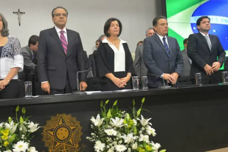 Sessão solene: parentes se comprometeram a continuar compromissos de ex-deputados (Fabio Rodrigues Pozzebom/Agência Brasil)