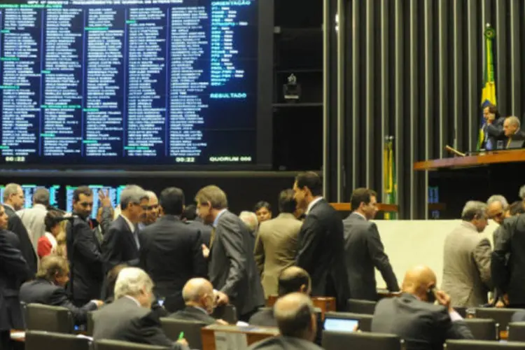 Plenário da Câmara dos Deputados durante a votação da MP dos Portos na noite desta quarta-feira (José Cruz/ABr)
