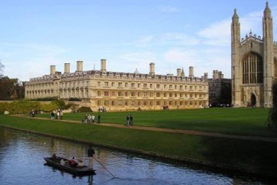 Cambridge passa Harvard em lista de melhores universidades