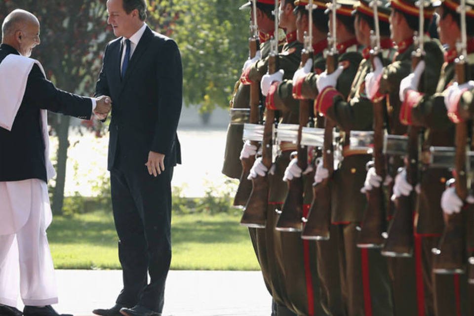 Premiê britânico chega ao Afeganistão em visita-surpresa