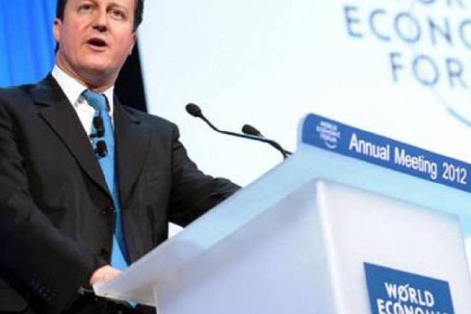 Taxa às transações financeiras seria 'loucura', diz Cameron