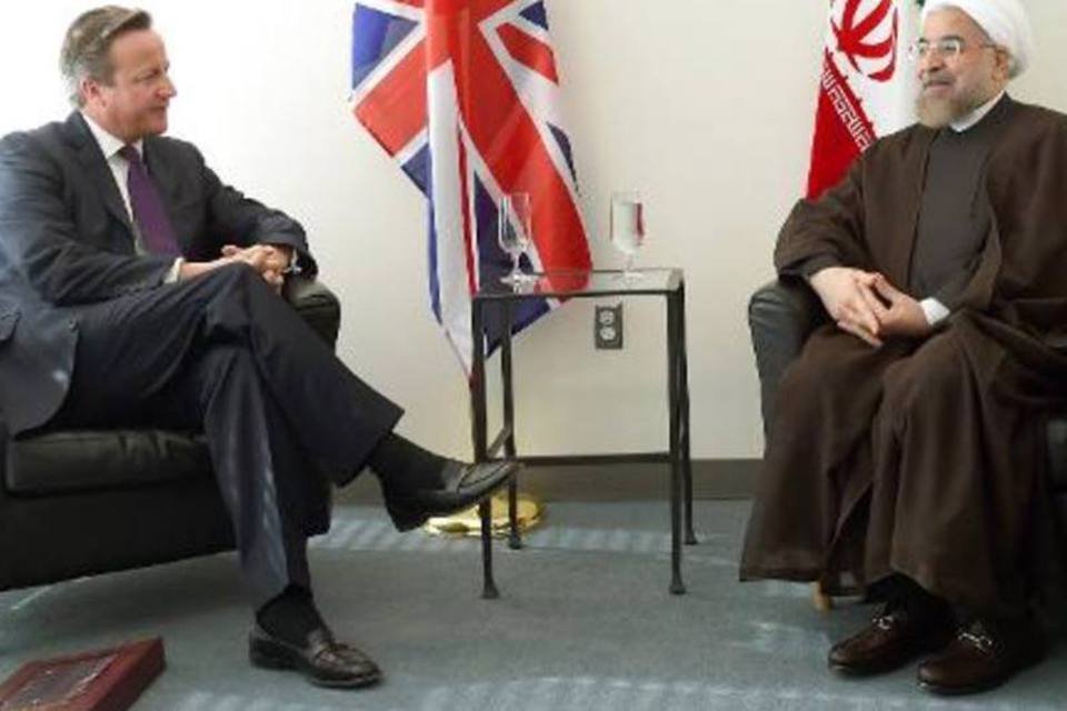Premiê britânico e presidente do Irã têm encontro histórico