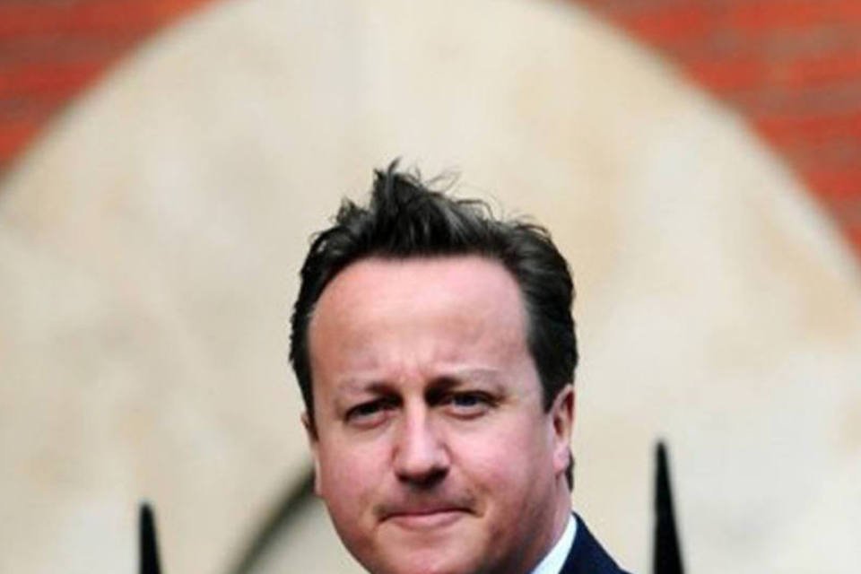 Cameron: relação entre imprensa e políticos foi muito próxima