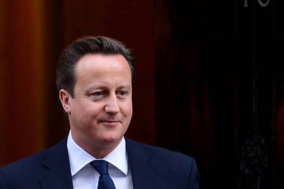 G8 deve ter coragem para relançar economia, diz Cameron