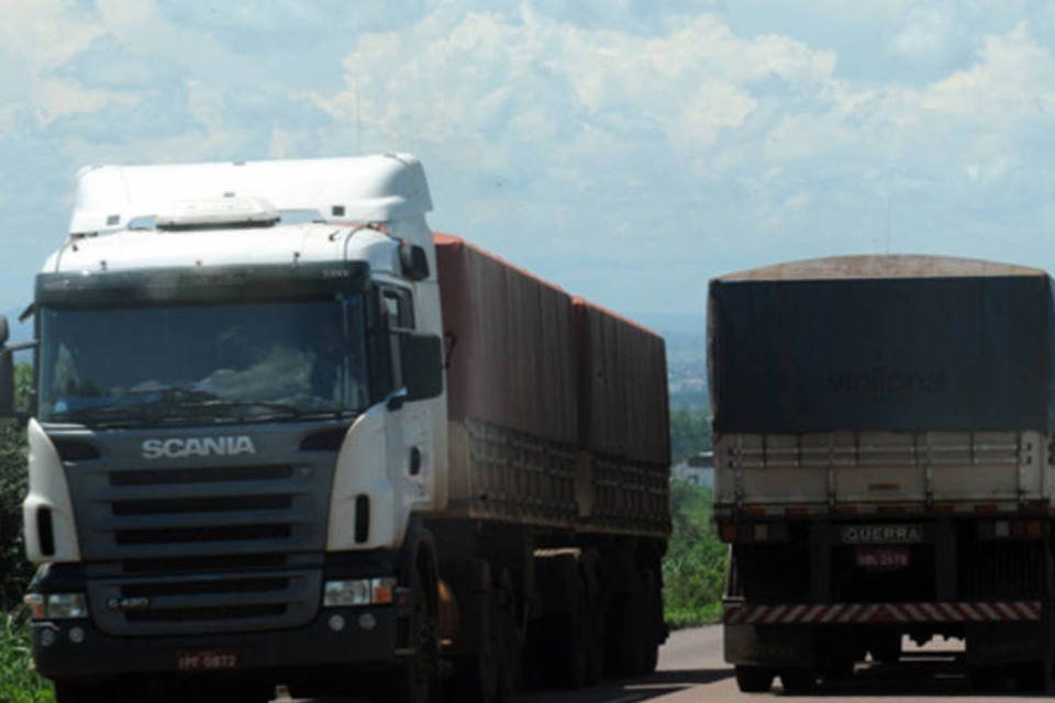 Transporte terrestre puxa alta menor de serviços, diz IBGE