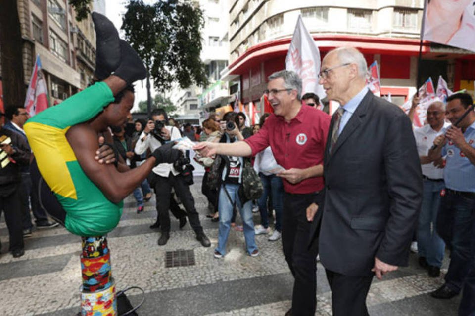 PT reúne prefeitos de SP para municipalizar campanhas