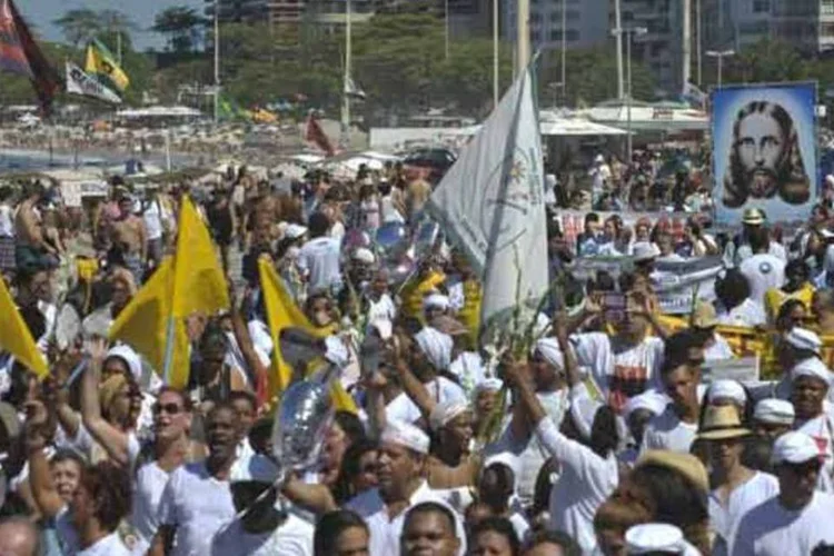 Milhares se reuniram em Copacabana neste domingo (Agência Brasil)