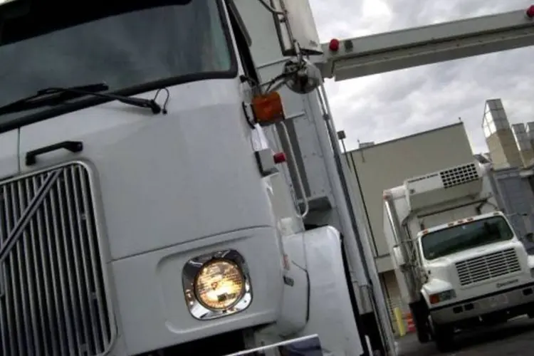 Caminhões: a legislação que entrou em vigor ontem, determina que haja descanso ininterrupto de 11 horas a cada dois dias trabalhados para motoristas de caminhão (Douglas McFadd/Getty Images)