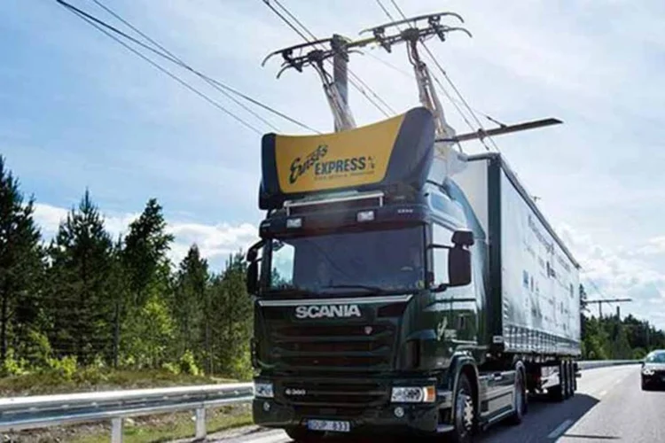 
	Inova&ccedil;&atilde;o: Su&eacute;cia est&aacute; comprometida em ter um setor de transporte independente de combust&iacute;veis f&oacute;sseis at&eacute; 2030.
 (Copyright: Scania CV AB)