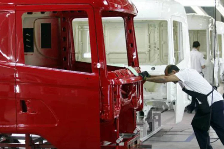 
	Scania: A montadora tem trabalhado para n&atilde;o ficar ref&eacute;m do mercado interno, que hoje representa 30% das vendas
 (REUTERS/Paulo Whitaker)