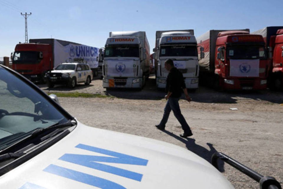 Caminhões da ONU cruzam pela primeira vez da Turquia à Síria