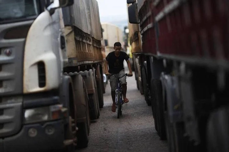 
	Caminh&otilde;es parados em MT: manifesta&ccedil;&otilde;es est&atilde;o prejudicando o transporte de cargas e o escoamento de produtos do agroneg&oacute;cio
 (REUTERS/Nacho Doce)