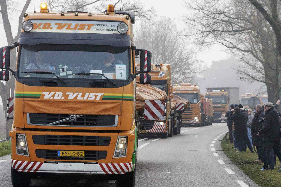 Holanda começa a montar destroços do voo MH17