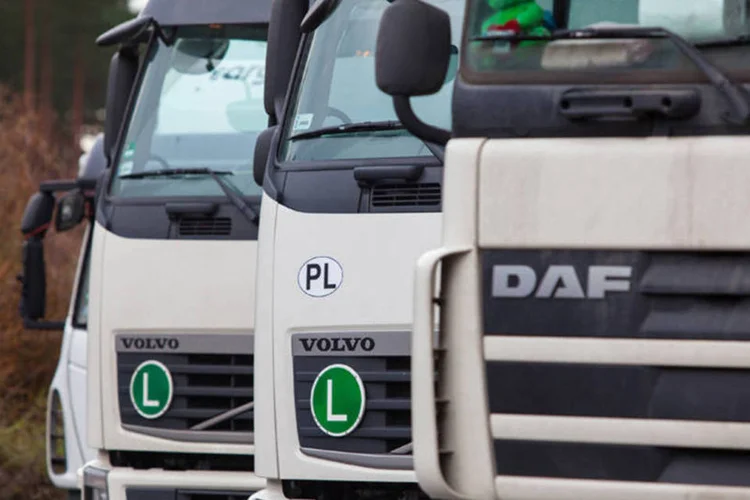 
	Volvo: lucro operacional do terceiro trimestre excluindo encargos de reestrutura&ccedil;&atilde;o subiu para 2,91 bilh&otilde;es de coroas
 (Bloomberg)