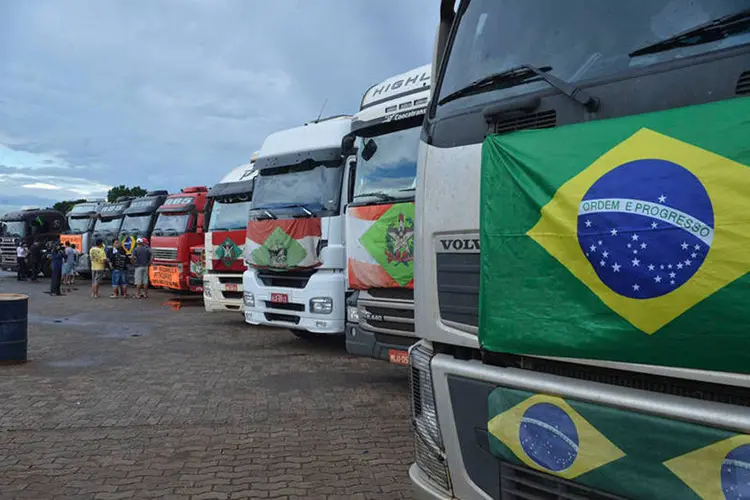 Caminhoneiros protestam: um grupo que chegou a Brasília deve ser recebido por parlamentares (Valter Campanato/ Agência Brasil)