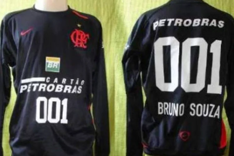 Moletom usado pelo goleiro em 2008 na final contra o Botafogo é vendido na internet (.)