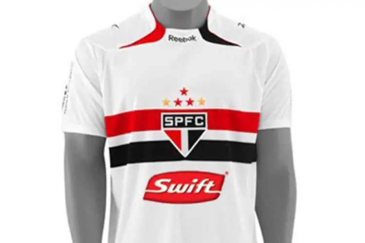 Fotomontagem de como ficaria a camiseta do São Paulo com o patrocínio da Swift (.)