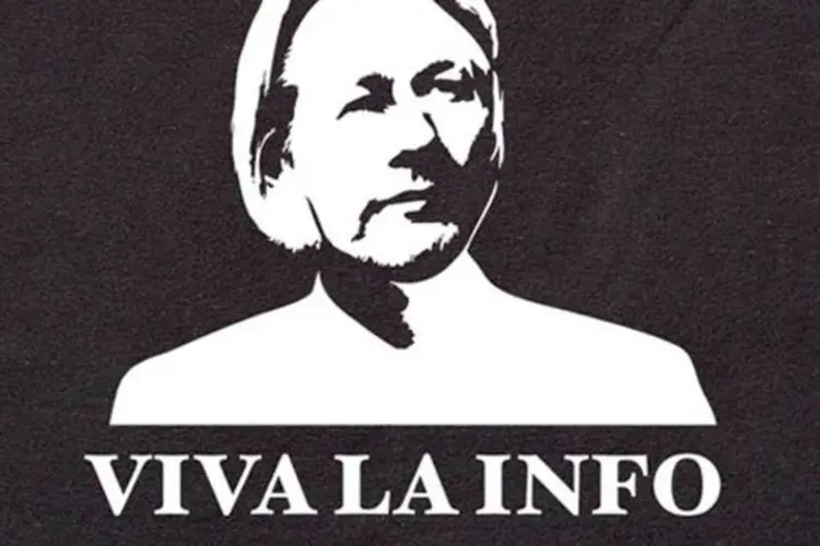 O modelo que mostra Julian Assange como Che Guevara (Reprodução/Getdigital)